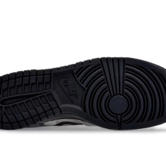 Comme des Garcon x Nike Low Dunks - Picture 5 of 7